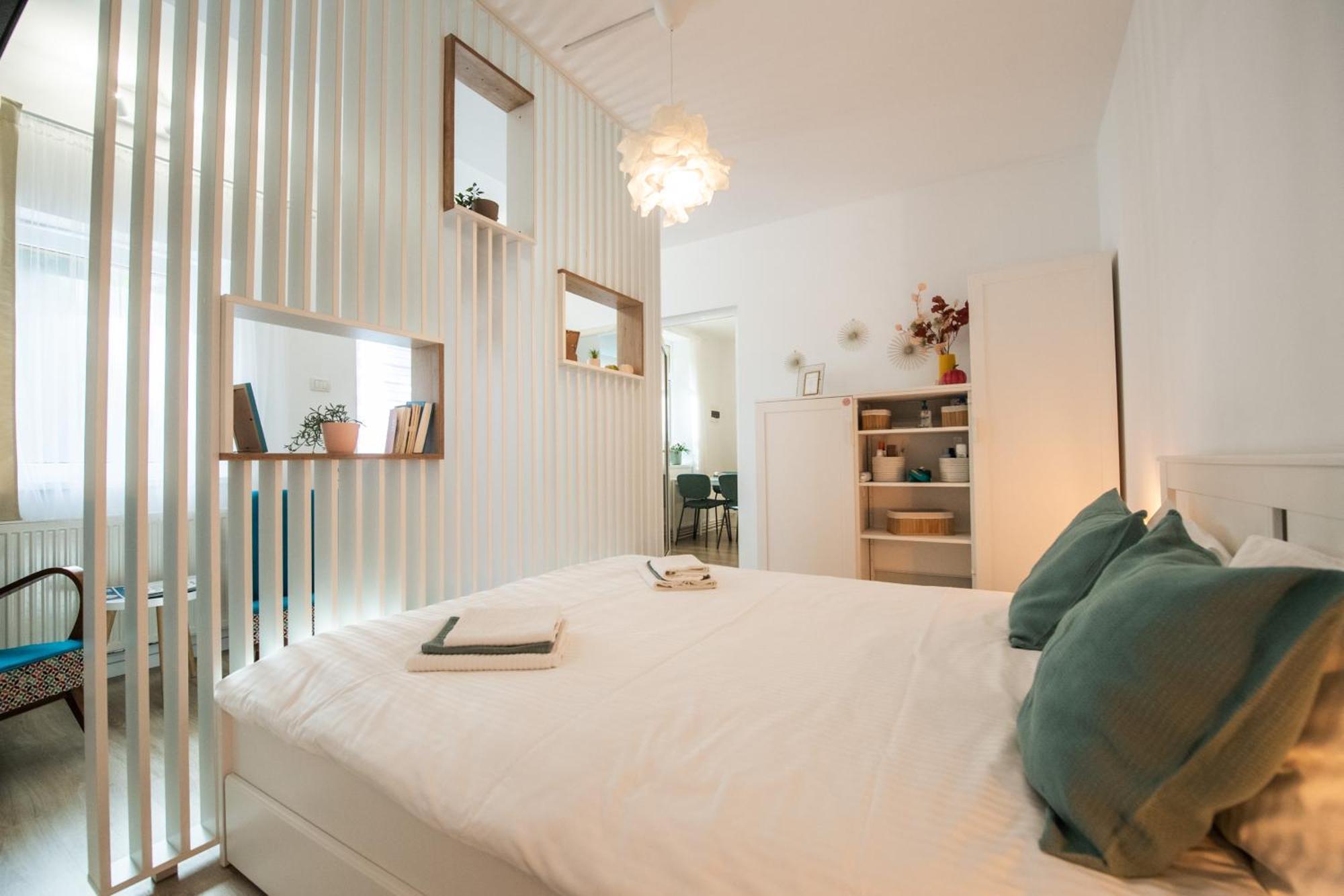 Dulcineea Downtown Garden Studio Timisoara Ngoại thất bức ảnh